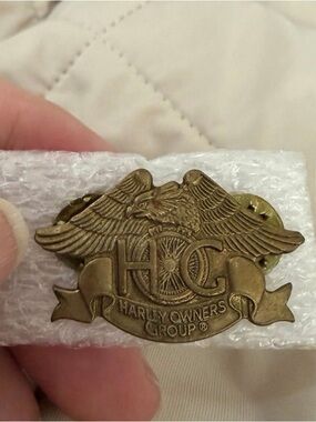 Collectible Harley Davidson HOG pin 1983